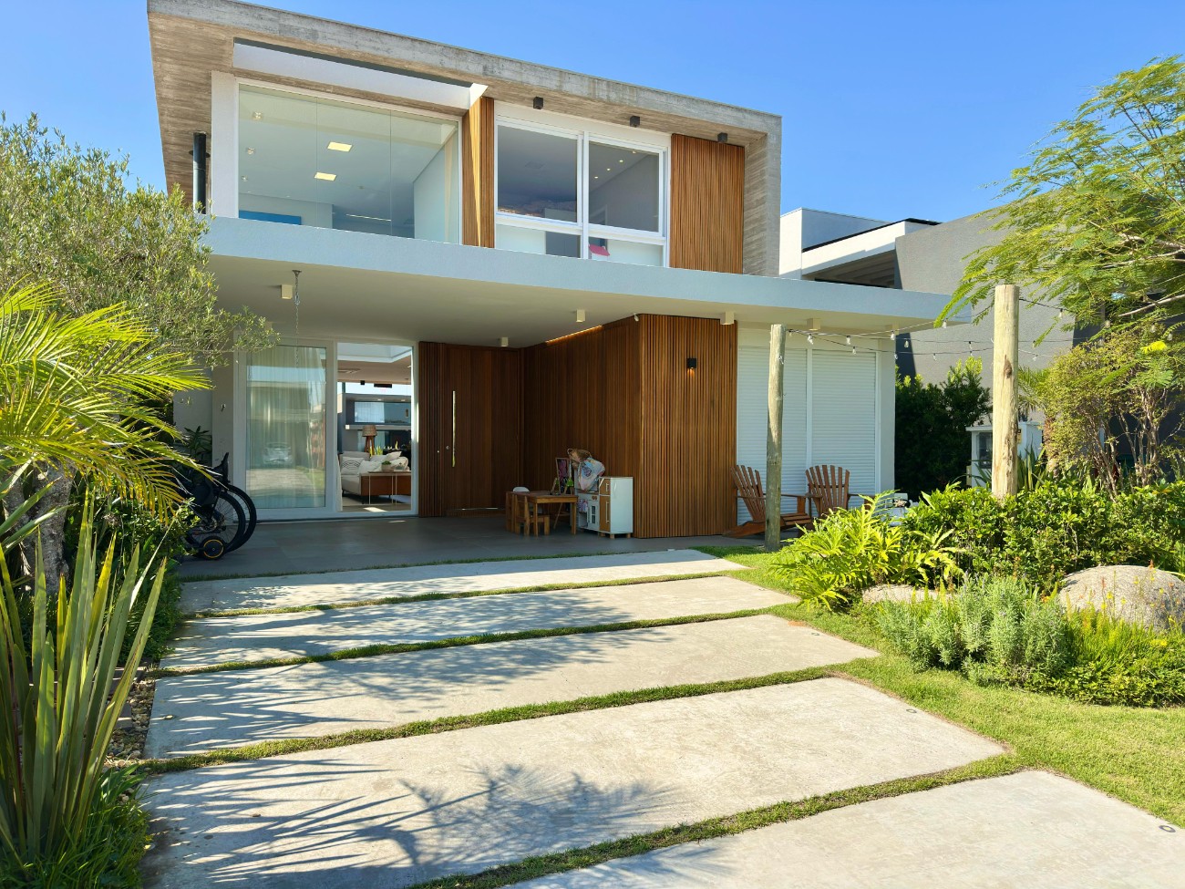 Imagem do imóvel Casa em condomínio 4 dormitórios para aluguel, Rainha Do Mar em Xangri-lá referência 123695