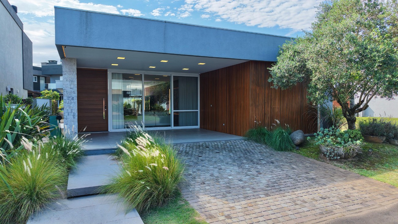 Imagem do imóvel Casa em condomínio 4 dormitórios para aluguel, Xangri-lá em Xangri-lá referência 135682