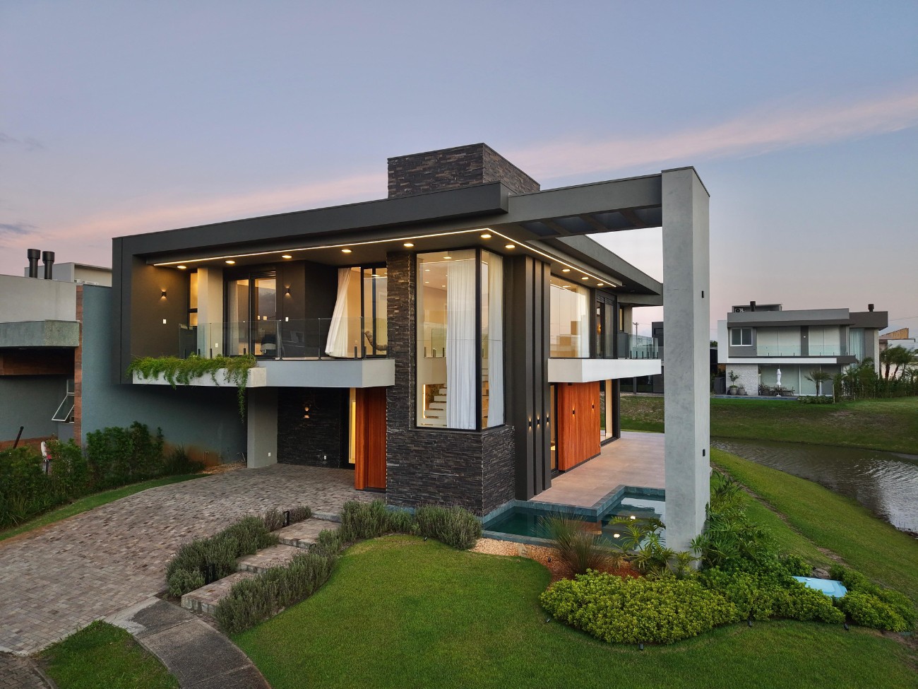 Imagem do imóvel Casa em condomínio 5 dormitórios à venda, Capão Da Canoa em Capão Da Canoa referência 250670