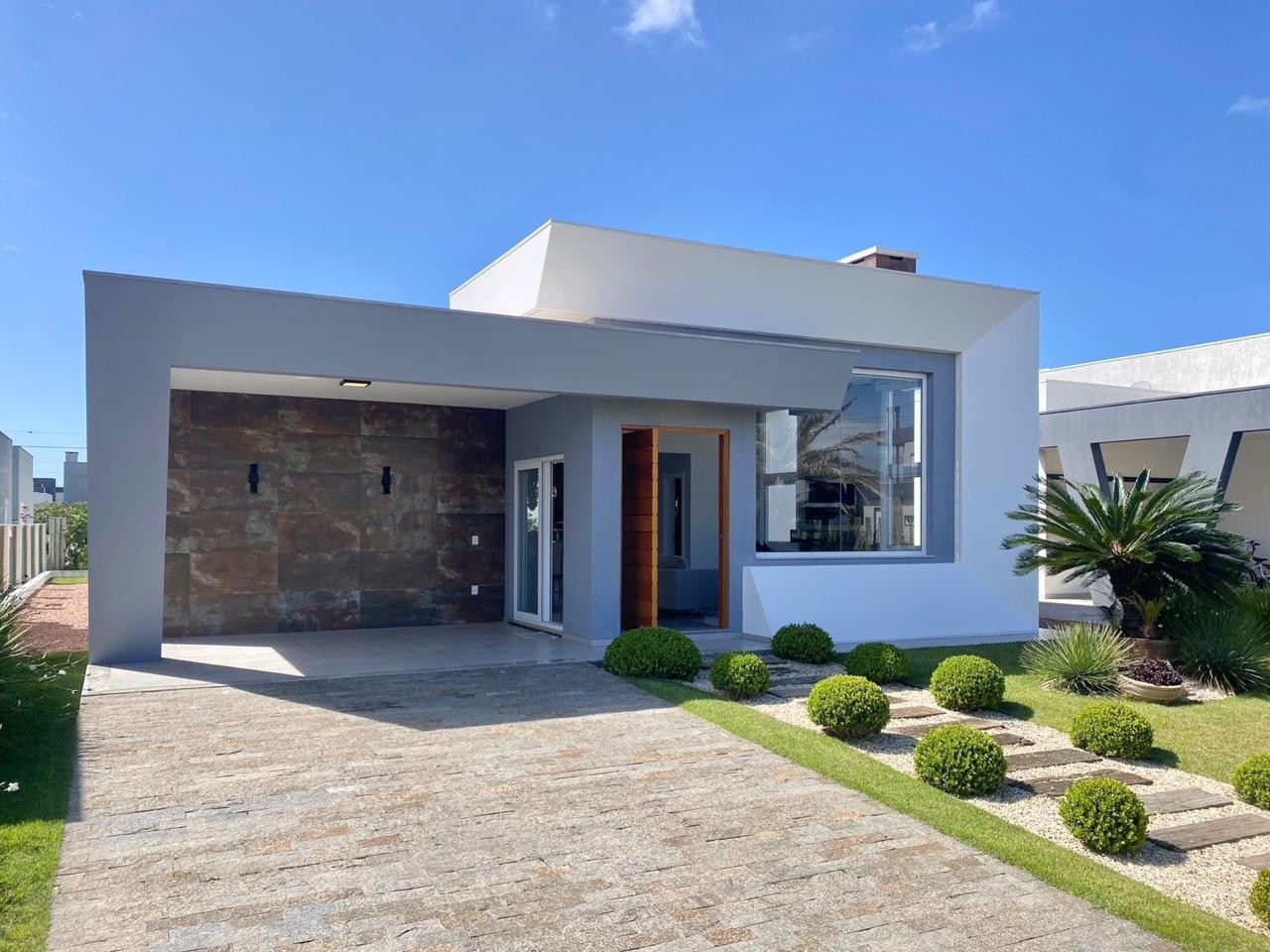 Imagem do imóvel Casa em condomínio 3 dormitórios à venda, Zona Nova em Capão Da Canoa referência 250850