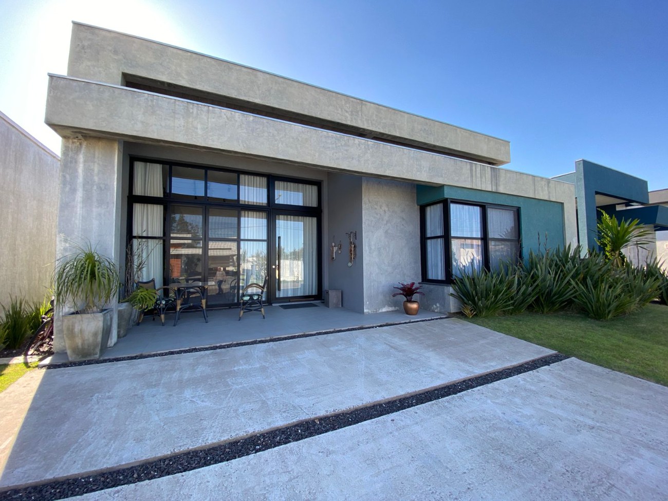 Imagem do imóvel Casa em condomínio 4 dormitórios à venda, Zona Nova em Capão Da Canoa referência 253795