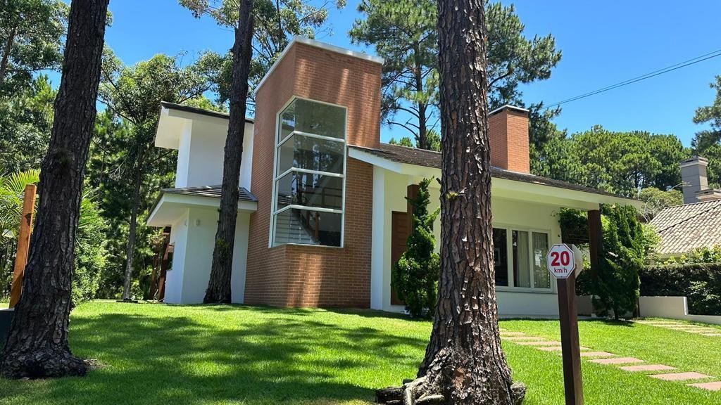 Imagem do imóvel Casa em condomínio 3 dormitórios para aluguel, Atlântida em Xangri-lá referência 305923