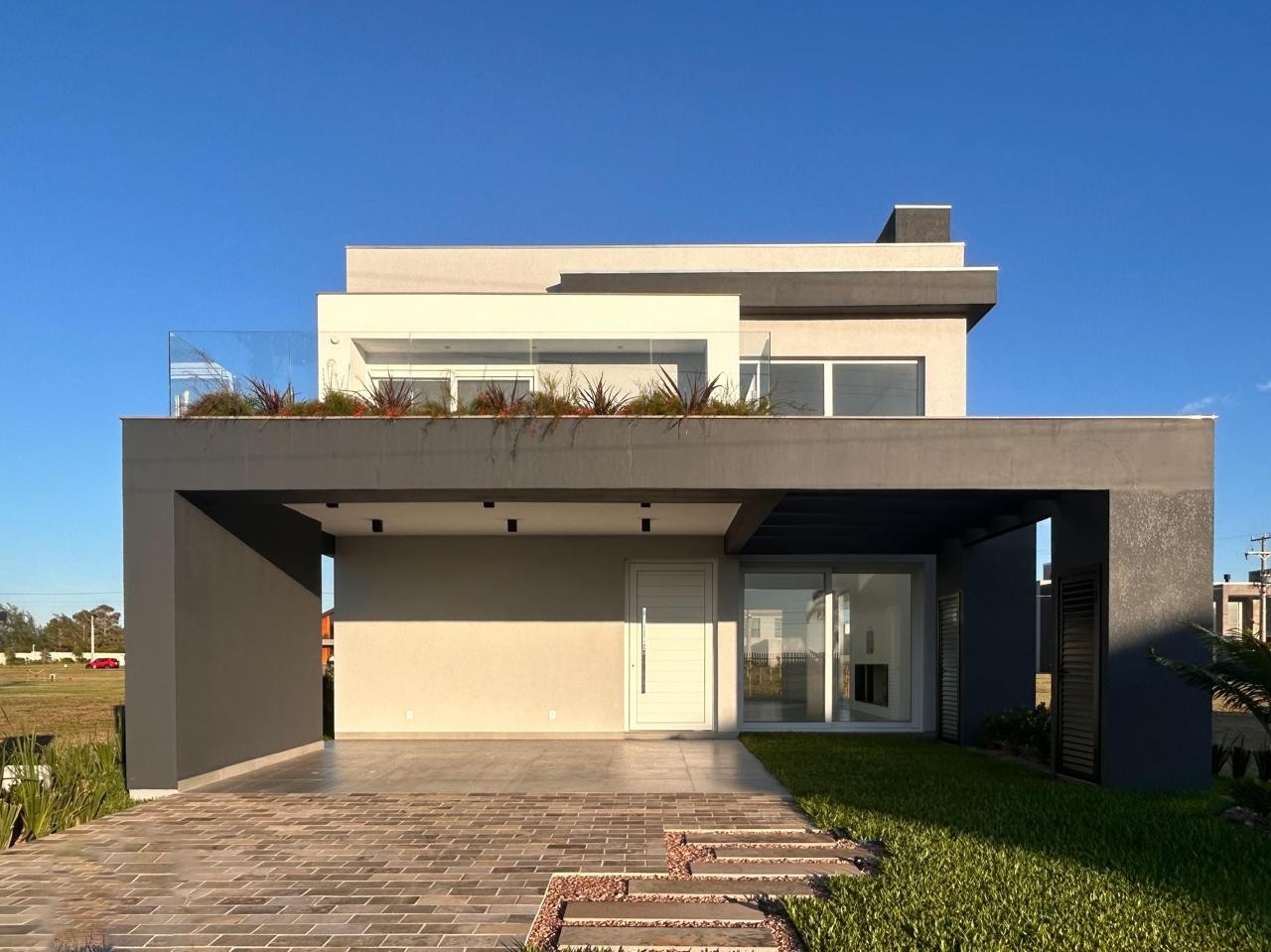 Imagem do imóvel Casa em condomínio 3 dormitórios para aluguel, Curumim em Capão Da Canoa referência 305953