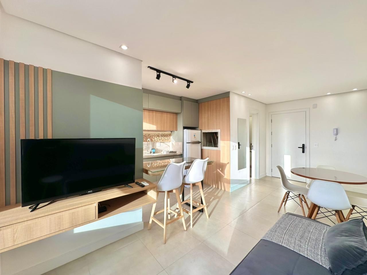 Imagem do imóvel Apartamento 2 dormitórios para aluguel, Zona Nova em Capão Da Canoa referência 306184