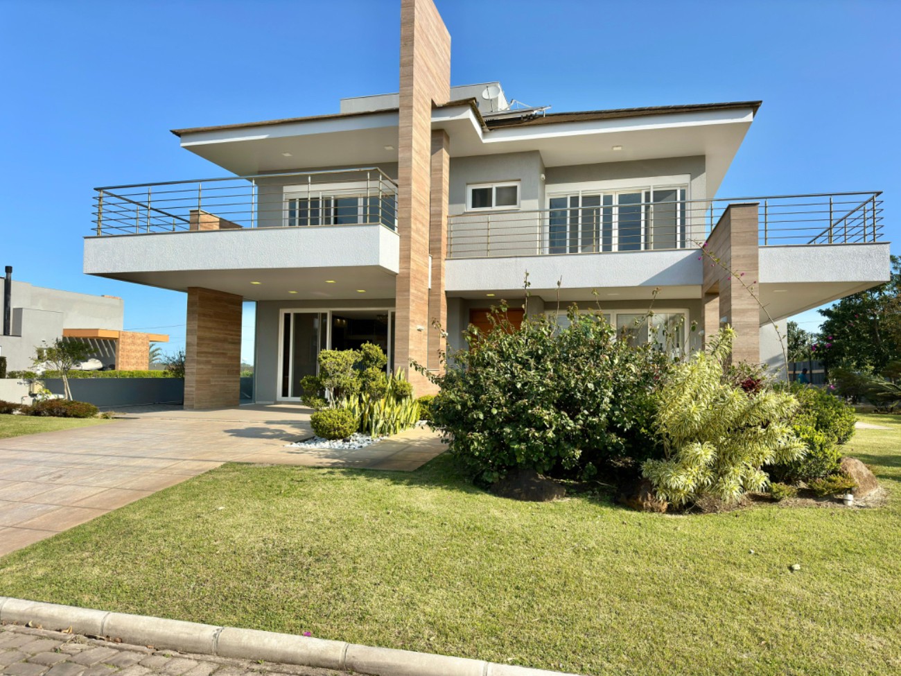 Imagem do imóvel Casa em condomínio 4 dormitórios para aluguel, Atlântida Sul em Osório referência 306391