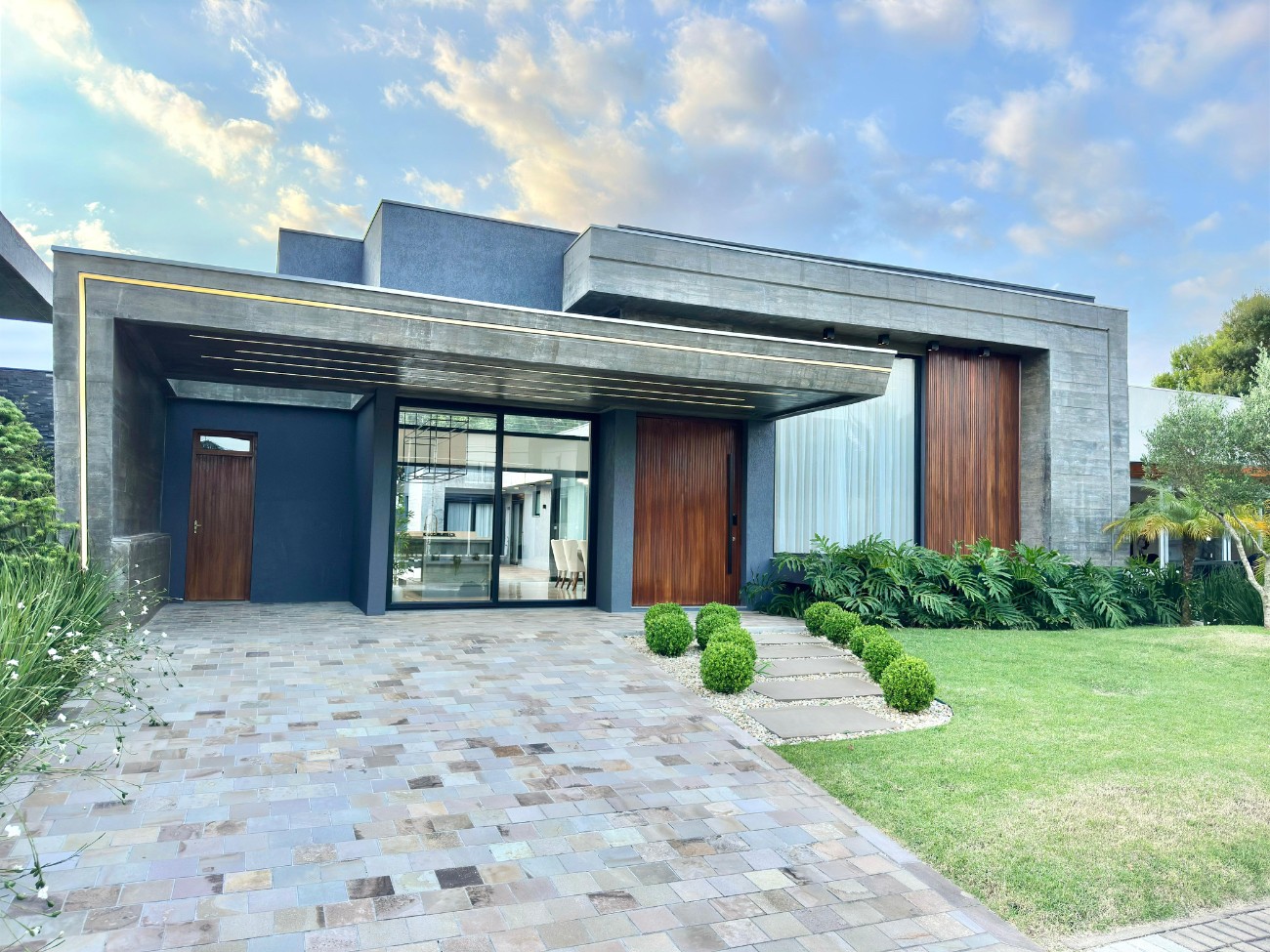 Imagem do imóvel Casa em condomínio 4 dormitórios para aluguel, Capão Da Canoa em Capão Da Canoa referência 306544