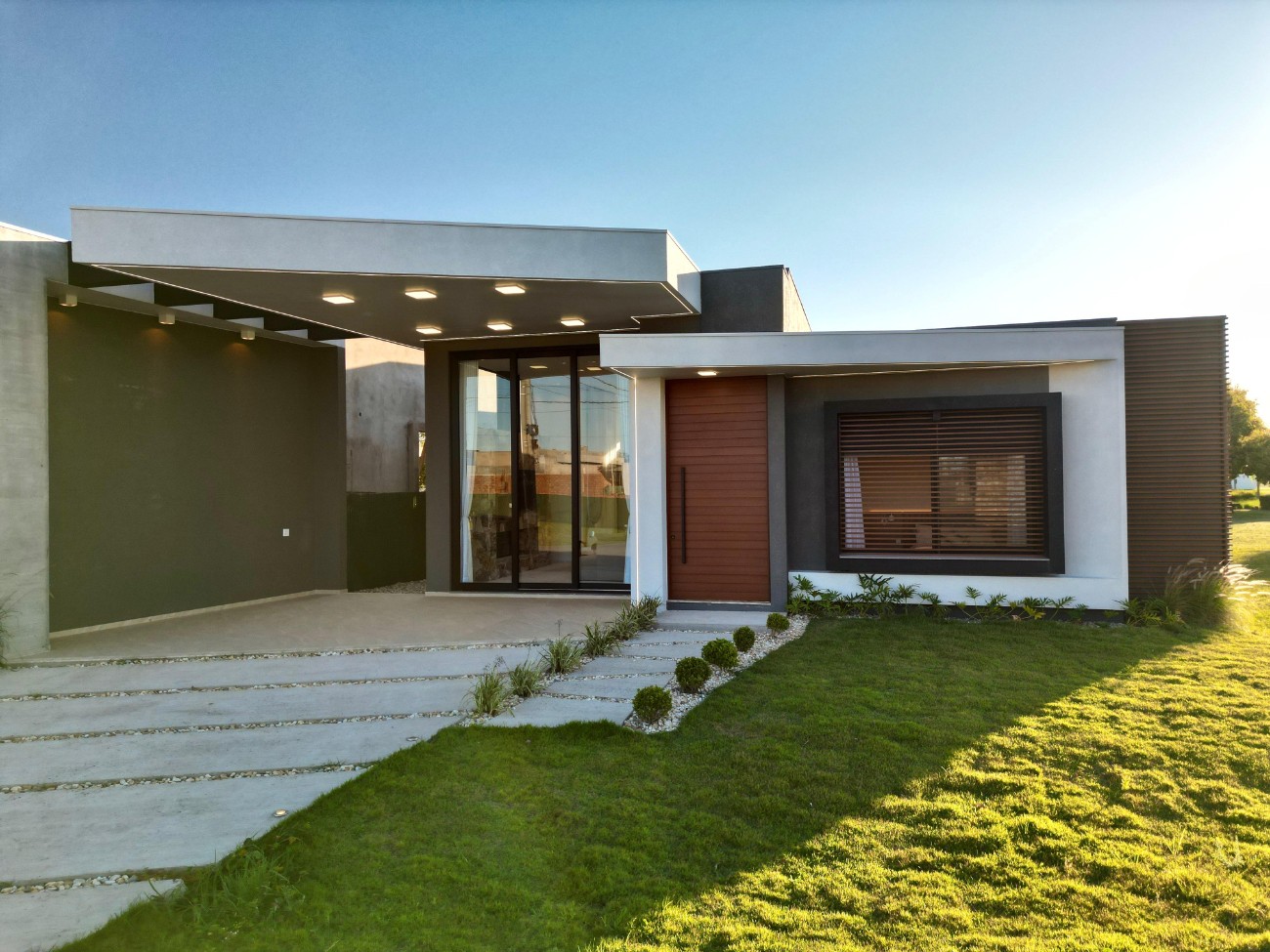 Imagem do imóvel Casa em condomínio 4 dormitórios para aluguel, Arroio Texeira em Capão Da Canoa referência 306561