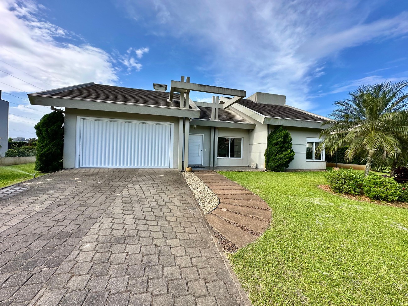 Imagem do imóvel Casa em condomínio 3 dormitórios para aluguel, Atlântida Sul em Osório referência 306564