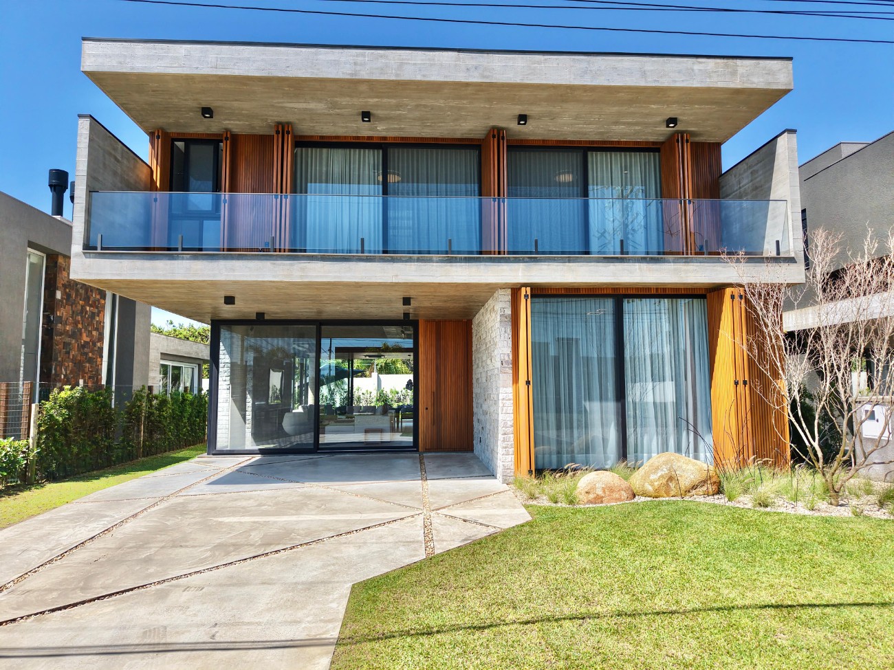 Imagem do imóvel Casa em condomínio 5 dormitórios para aluguel, Capão Novo em Capão Da Canoa referência 306645