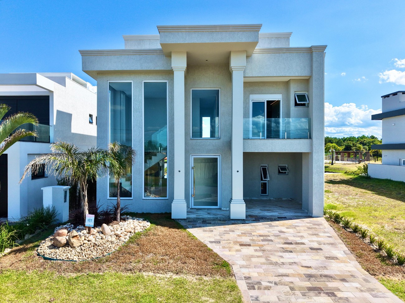 Imagem do imóvel Casa em condomínio 4 dormitórios para aluguel, Curumim em Capão Da Canoa referência 306743