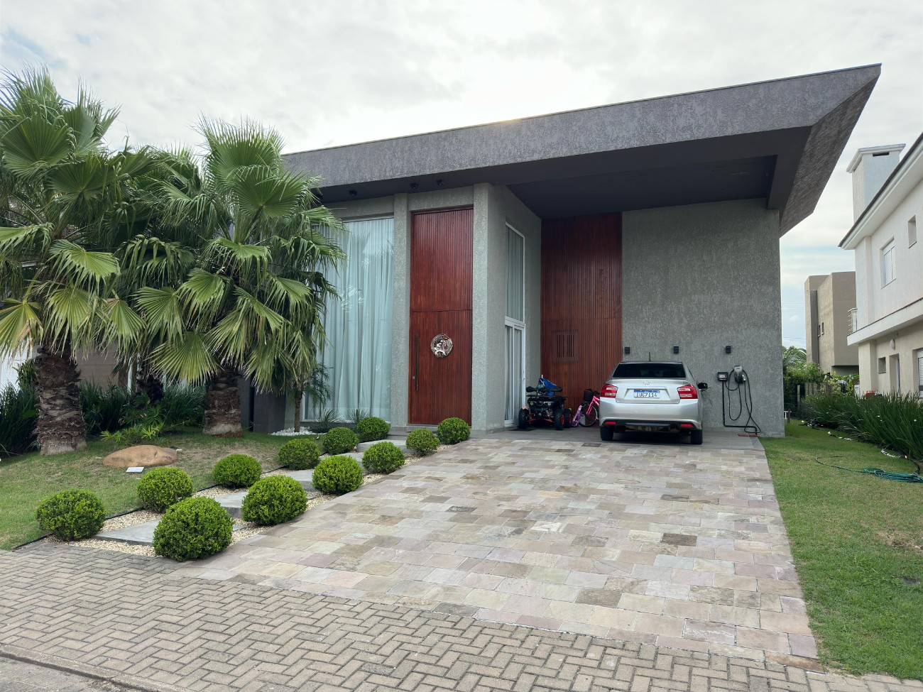 Imagem do imóvel Casa em condomínio 4 dormitórios para aluguel, Zona Nova em Capão Da Canoa referência 306842