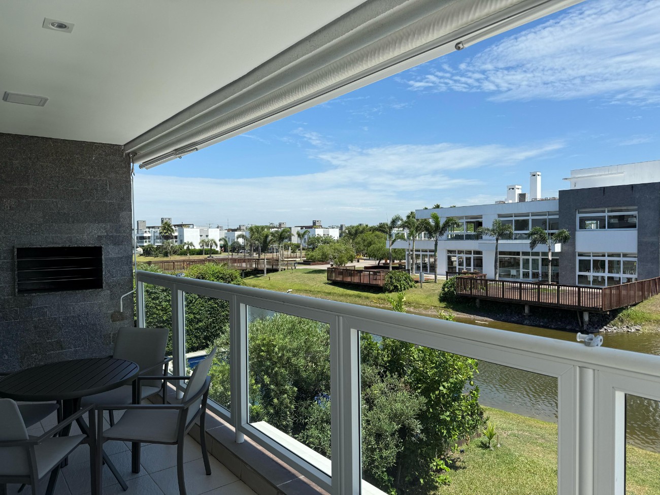 Imagem do imóvel Apartamento 3 dormitórios para aluguel, Atlântida em Xangri-lá referência 306889