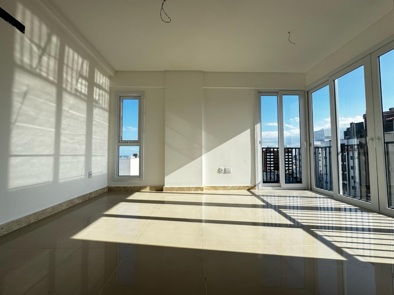 Imagem do imóvel Apartamento 2 dormitórios para aluguel, Zona Nova em Capão Da Canoa referência 306999