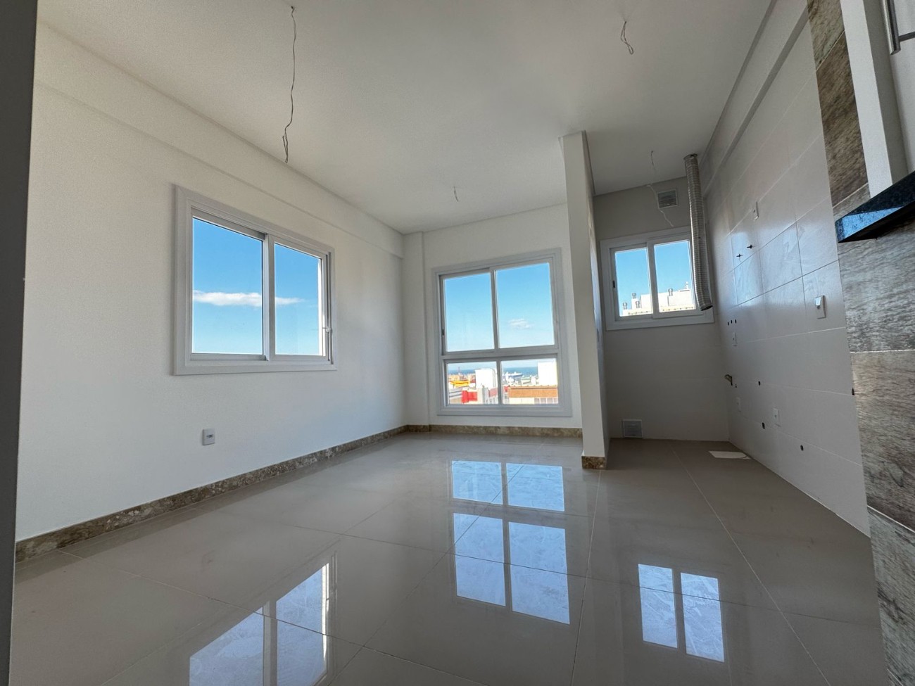 Imagem do imóvel Apartamento 2 dormitórios para aluguel, Zona Nova em Capão Da Canoa referência 307001