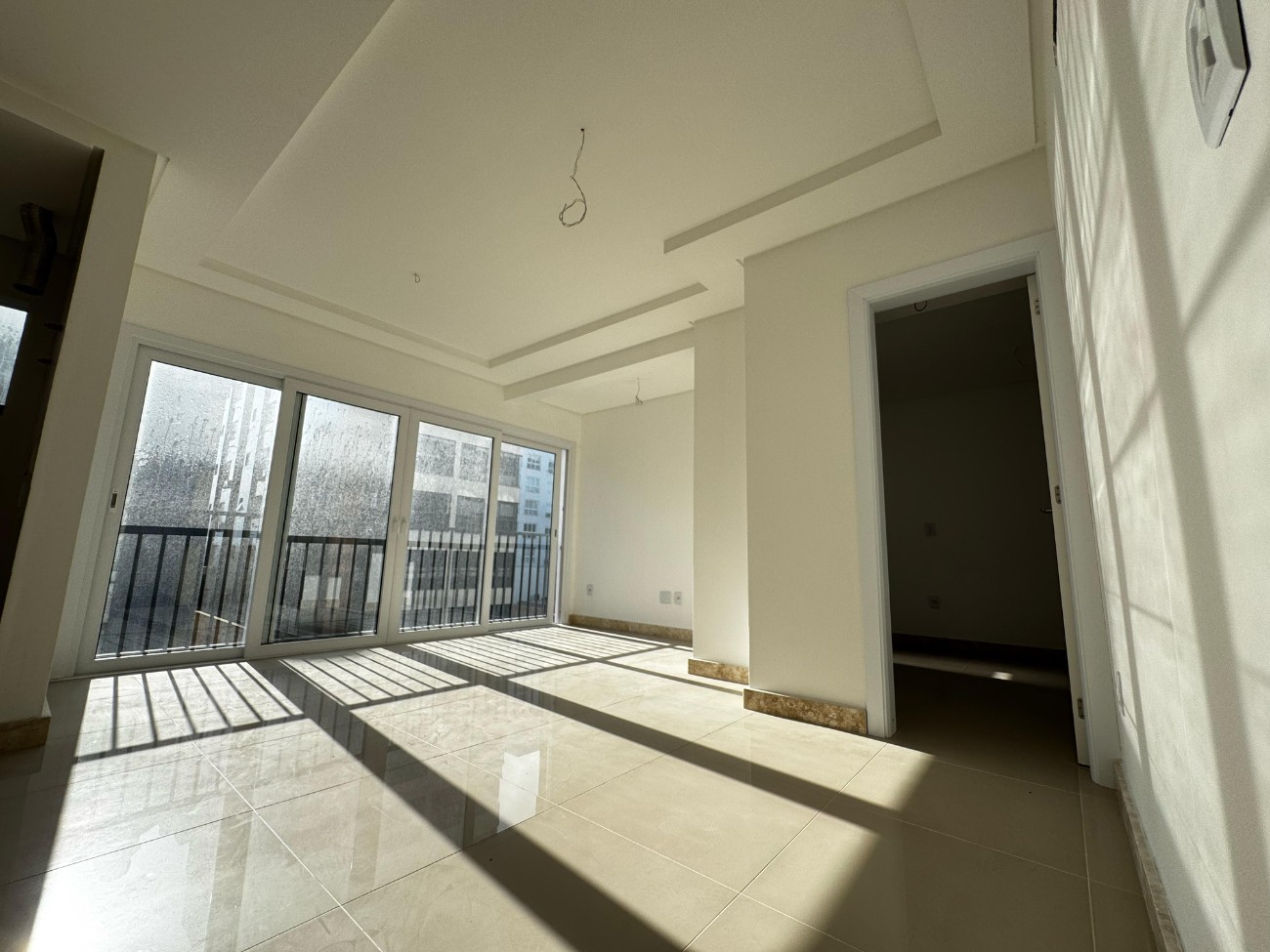 Imagem do imóvel Apartamento 3 dormitórios para aluguel, Zona Nova em Capão Da Canoa referência 307004