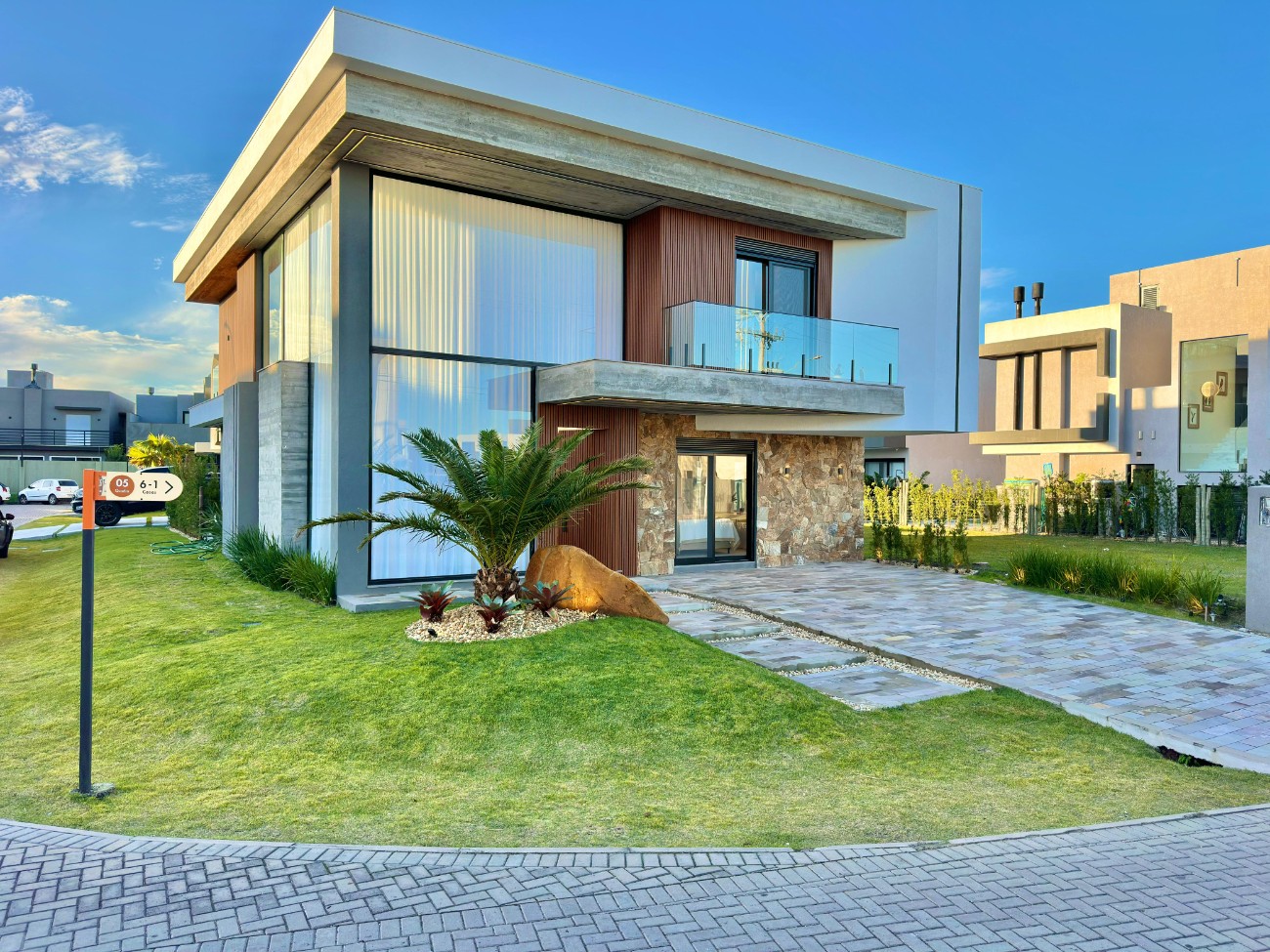 Imagem do imóvel Casa em condomínio 4 dormitórios para aluguel, Xangri-lá em Xangri-lá referência 307239