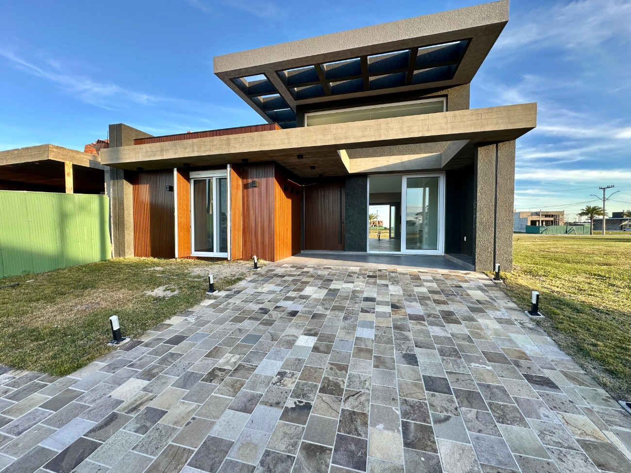 Imagem do imóvel Casa em condomínio para aluguel, Zona Rural em Xangri-lá referência 307264