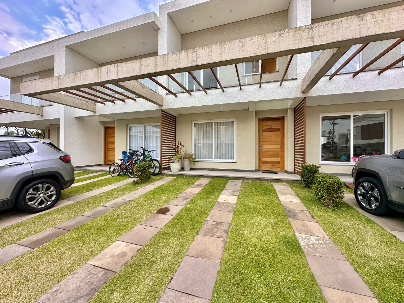 Imagem do imóvel Casa em condomínio 3 dormitórios à venda, Zona  Nova em Capão Da Canoa referência 307306