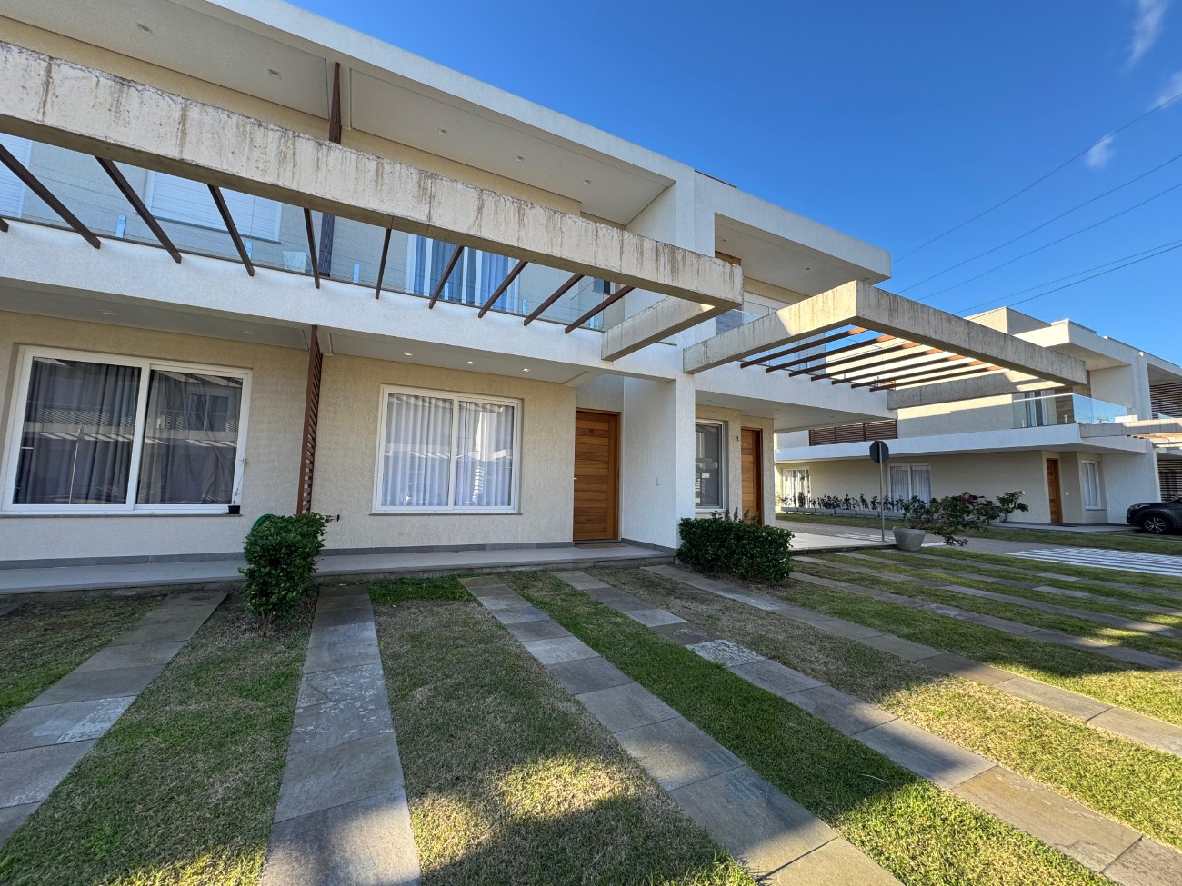 Imagem do imóvel Casa em condomínio 3 dormitórios à venda, Zona  Nova em Capão Da Canoa referência 307320