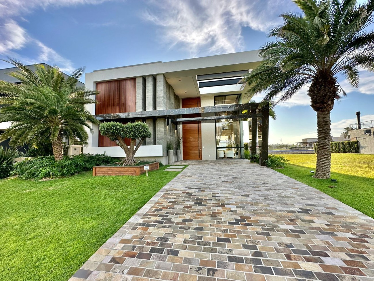 Imagem do imóvel Casa em condomínio 5 dormitórios para aluguel, Xangri-lá em Xangri-lá referência 307406