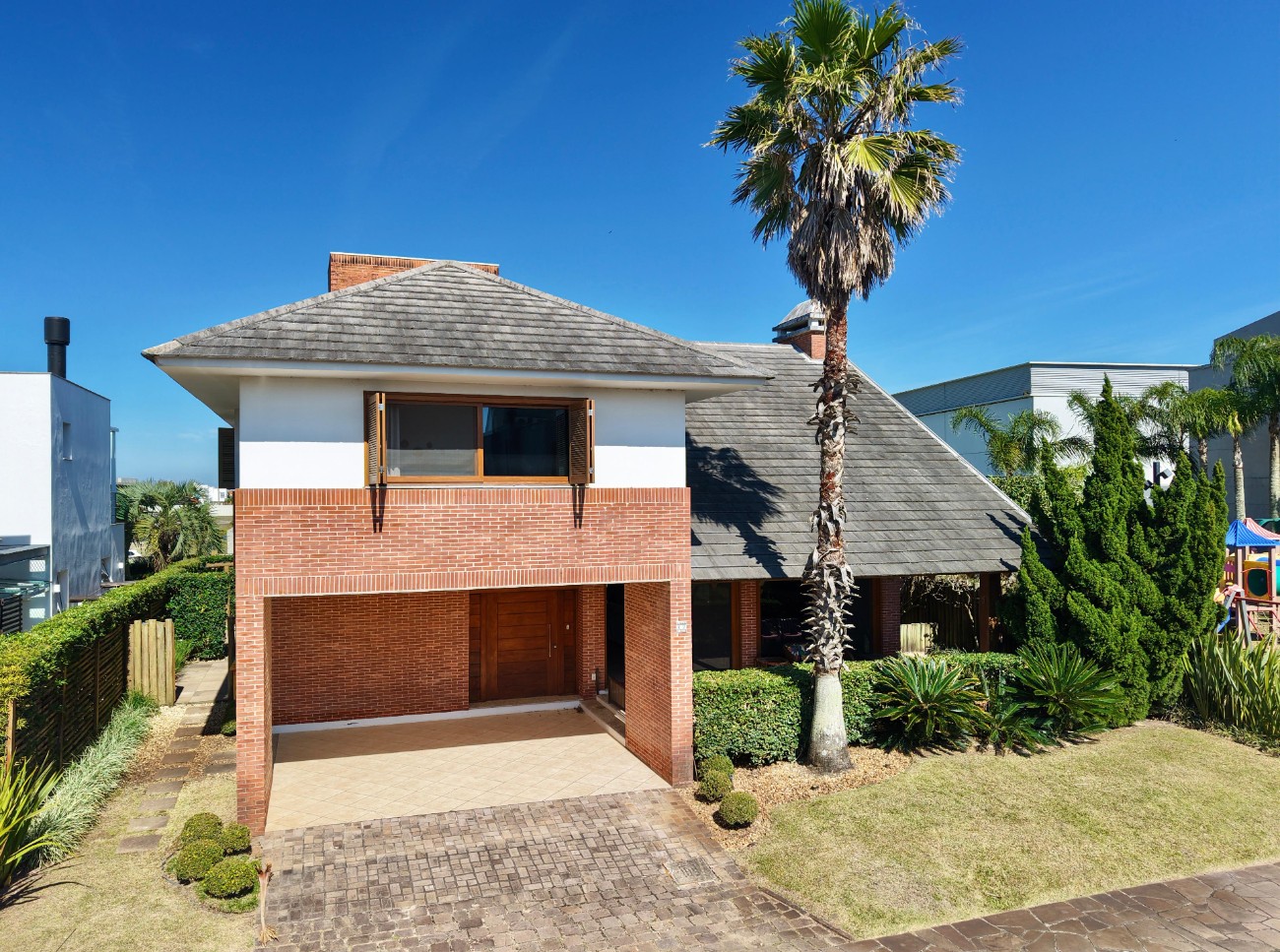 Imagem do imóvel Casa em condomínio 4 dormitórios para aluguel, Xangrilá em Xangri-lá referência 307432