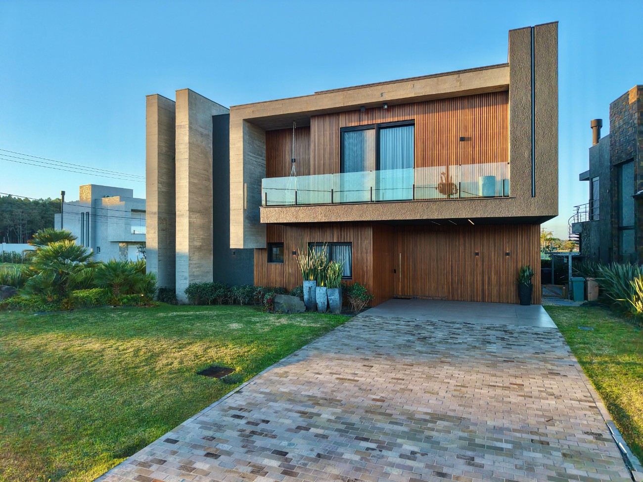 Imagem do imóvel Casa em condomínio 5 dormitórios para aluguel, Capão Novo em Capão Da Canoa referência 307528