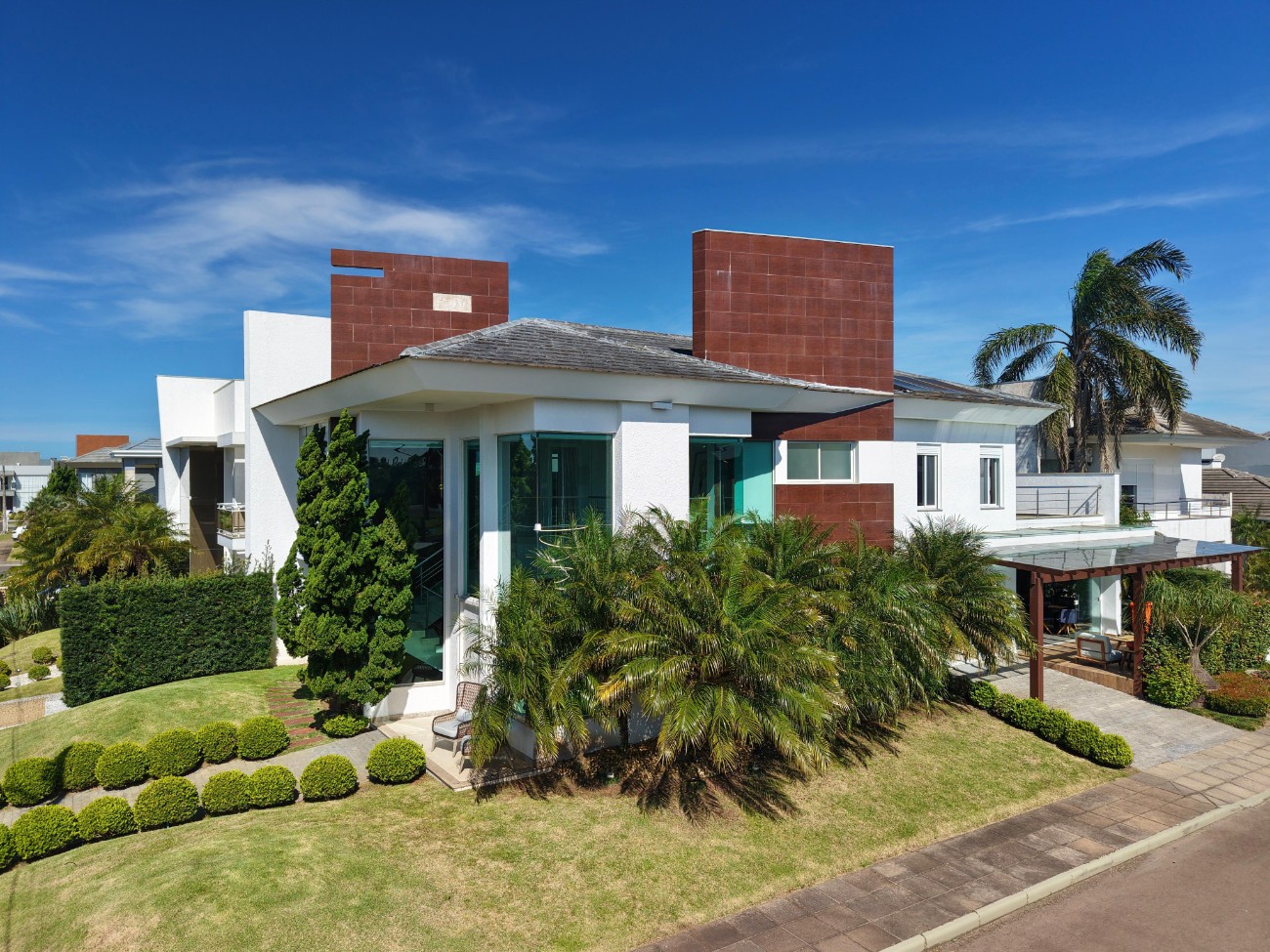 Imagem do imóvel Casa em condomínio 4 dormitórios para aluguel, Zona Nova em Capão Da Canoa referência 307530