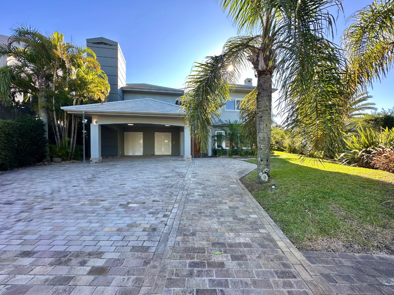 Imagem do imóvel Casa em condomínio 5 dormitórios para aluguel, Atlântida em Xangri-lá referência 307656