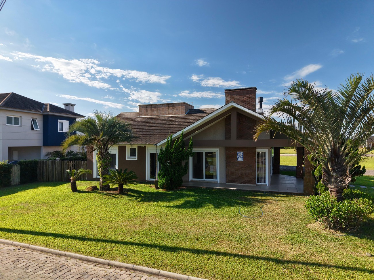 Imagem do imóvel Casa em condomínio 4 dormitórios para aluguel, Atlântida Sul em Osório referência 308031