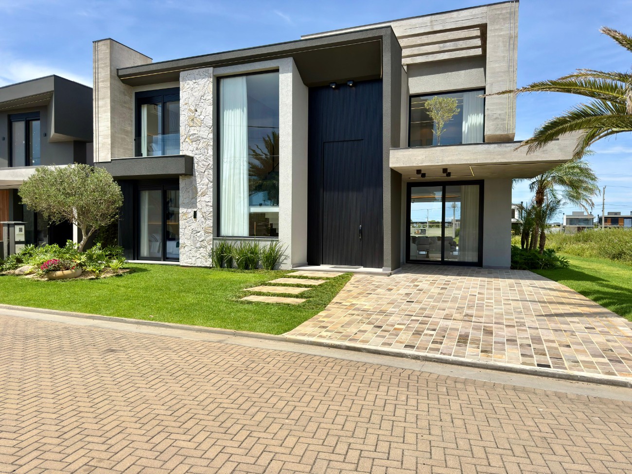 Imagem do imóvel Casa em condomínio 5 dormitórios à venda, Centro em Xangri-lá referência 308050