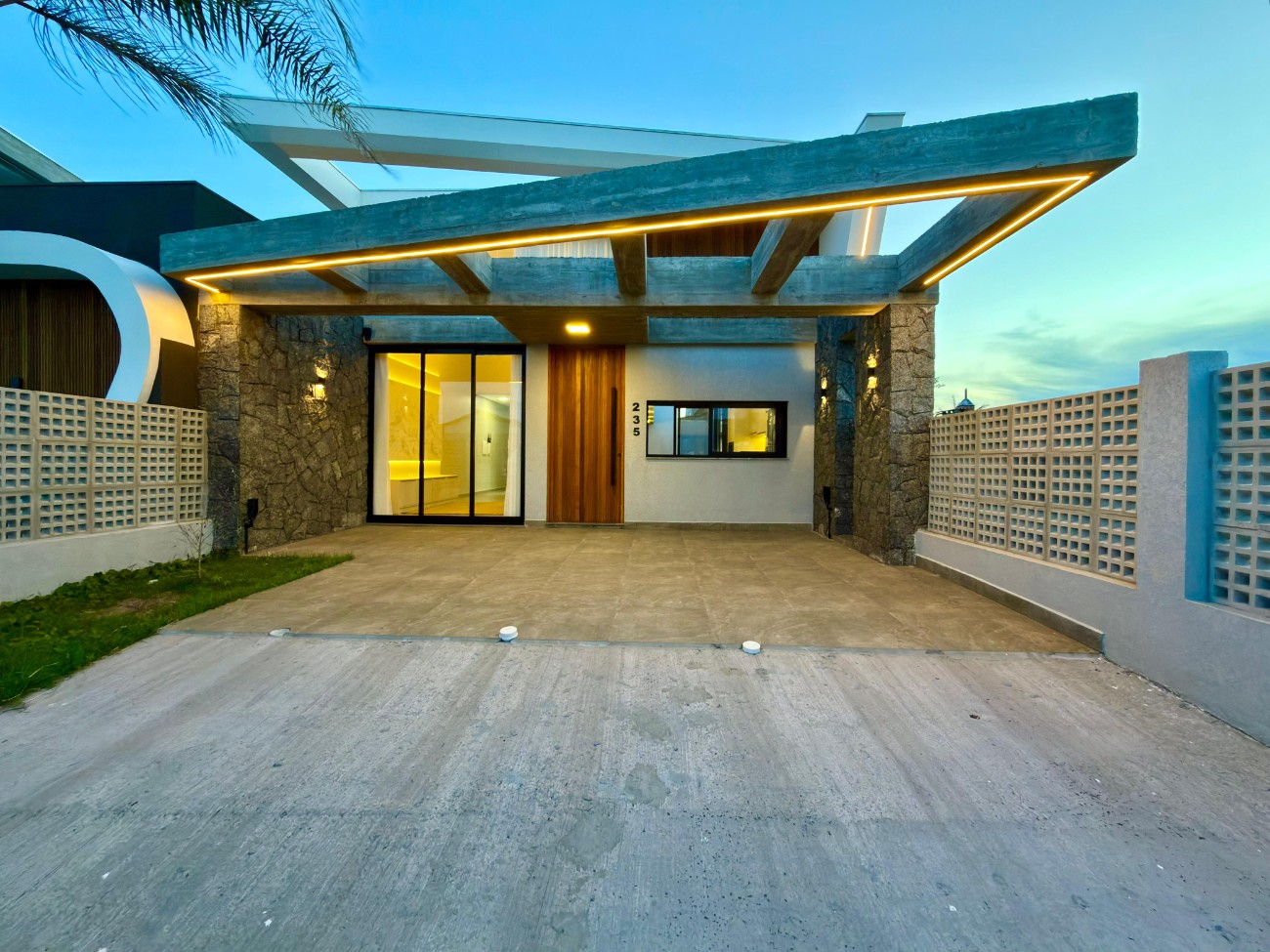 Imagem do imóvel Casa 3 dormitórios à venda, Jardim Beira Mar em Capão Da Canoa referência 308124